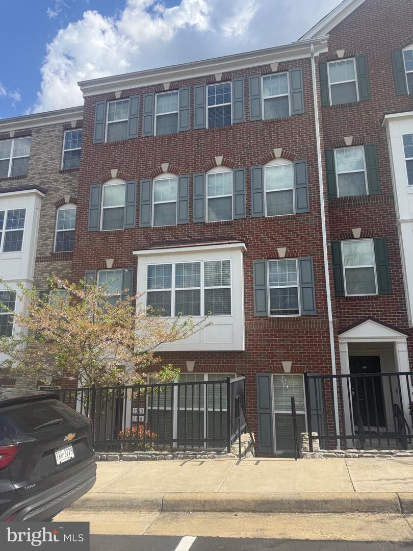 Property Photo:  15360 Kensington Park Drive  VA 22191 