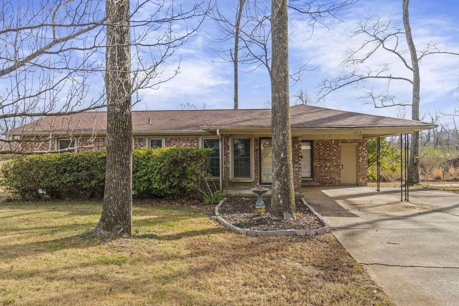 Property Photo: 1213 Eastview Drive AR 72076-2353