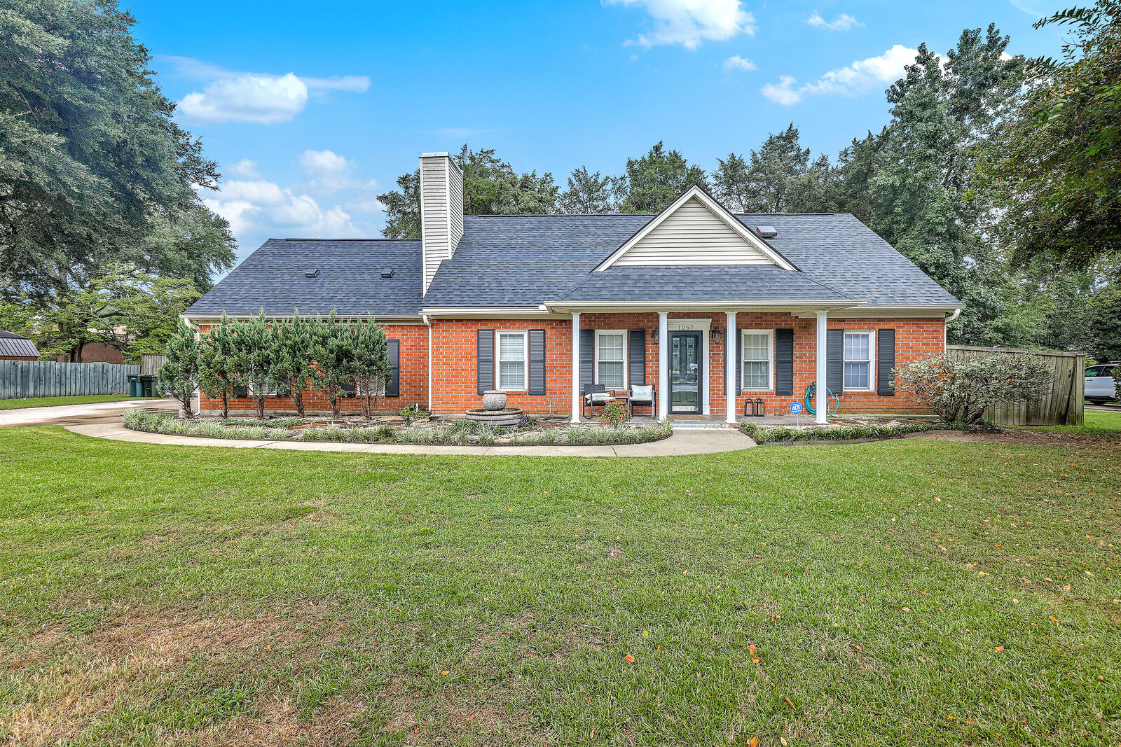 Property Photo:  1267 Wespanee Place Court  SC 29407 