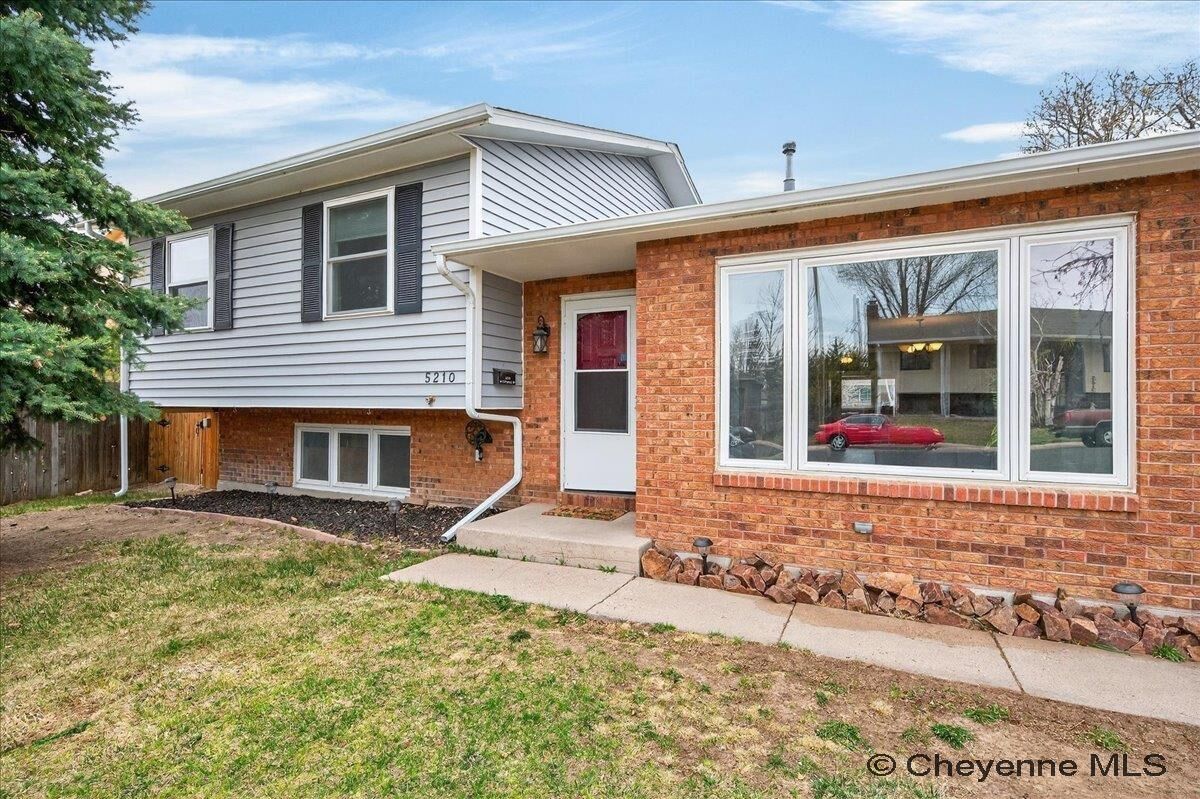 Property Photo:  5210 Windmill Rd  WY 82009 