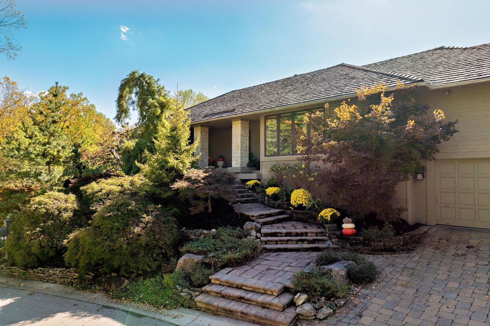 Property Photo: 5794 Saint Anns Court OH 43017