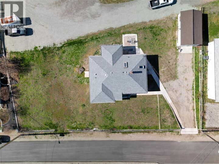 Property Photo: 7212 Heron Lane BC V0H 1V0