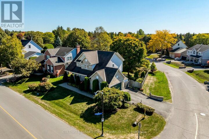 Photo de la propriété: 38 Hobin Street ON K2S 1G8