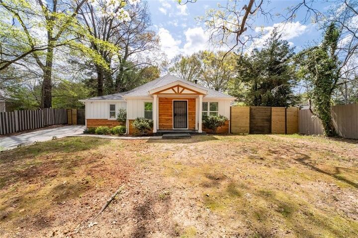 Property Photo: 2040 Penelope Street NW GA 30314
