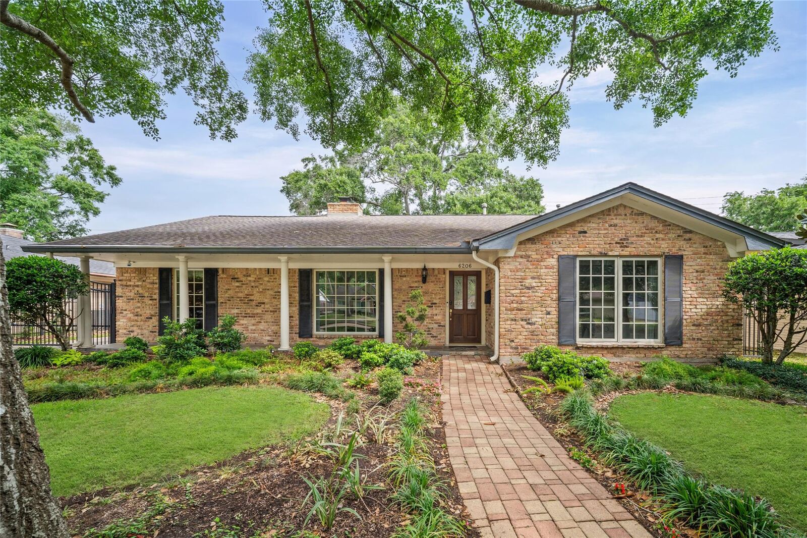 Property Photo:  6206 Rutherglenn Drive  TX 77096 