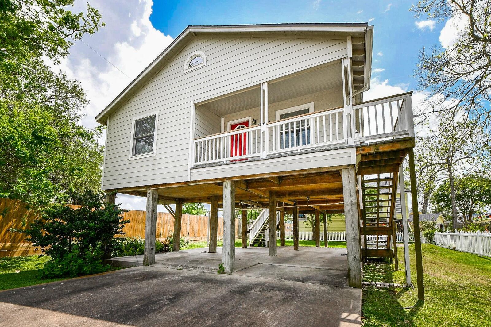 Property Photo: 704 6th Street TX 77565