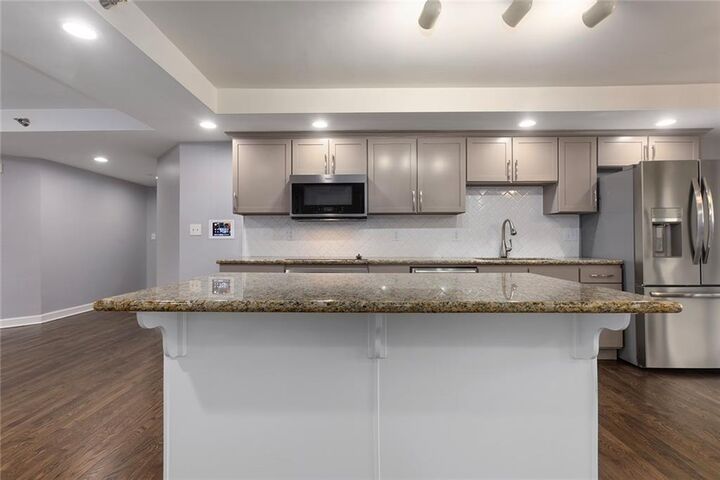 Property Photo:  600 Admiral Boulevard 601  MO 64106 