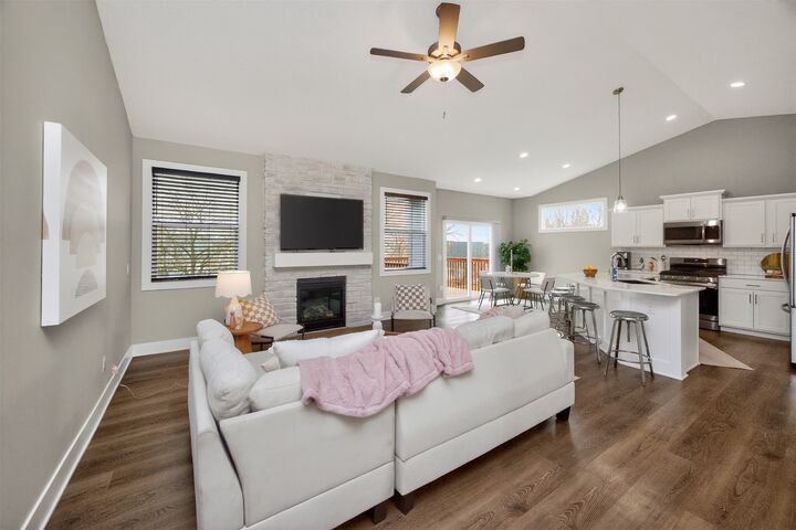 Property Photo:  5708 NE Northgate Drive  IA 50021 