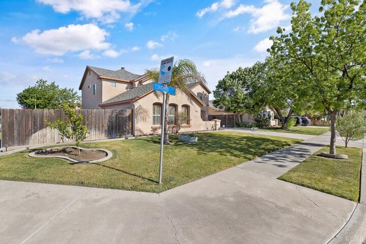 Property Photo:  644 Contenta Court  CA 93245 