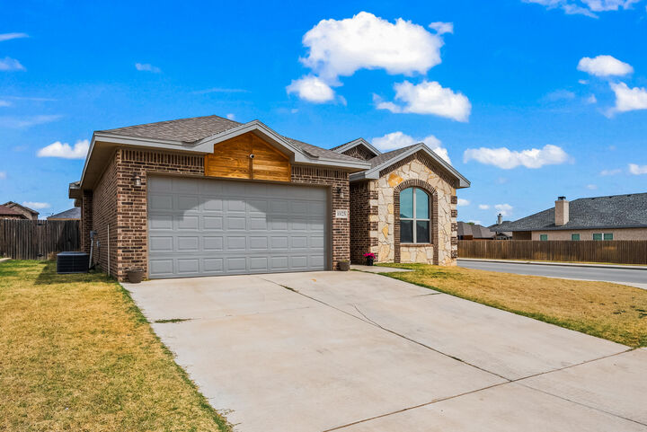 Property Photo: 10125 Avenue W TX 79423