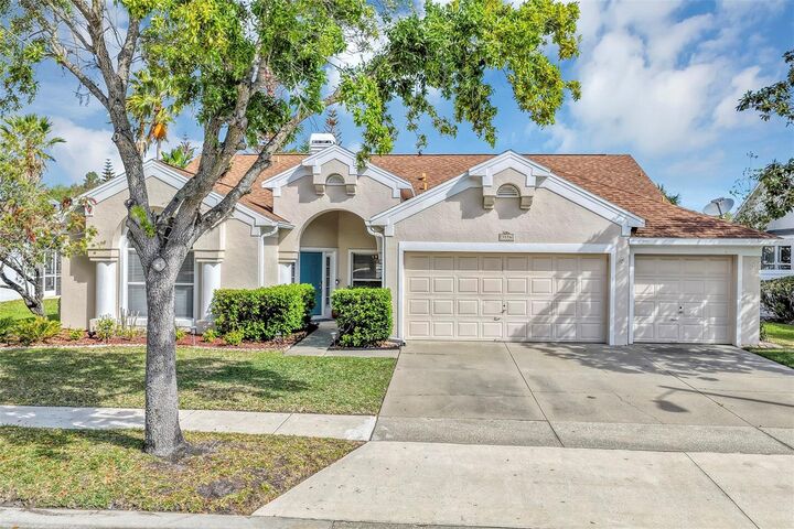 Property Photo:  3556 Amaca Circle  FL 32837 