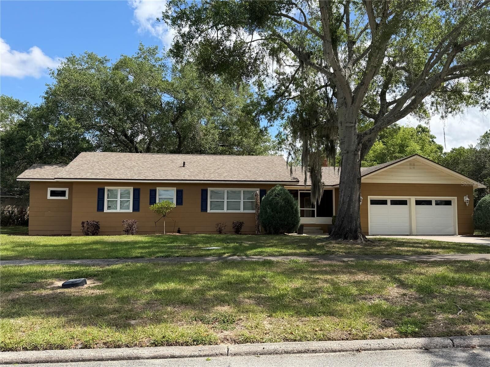 Property Photo:  224 W Lake Avenue  FL 33823 