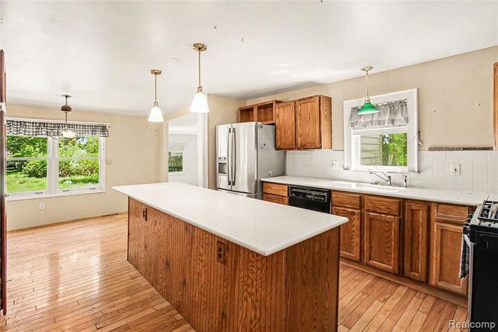 Property Photo:  609 Main Street  MI 48430 2137 