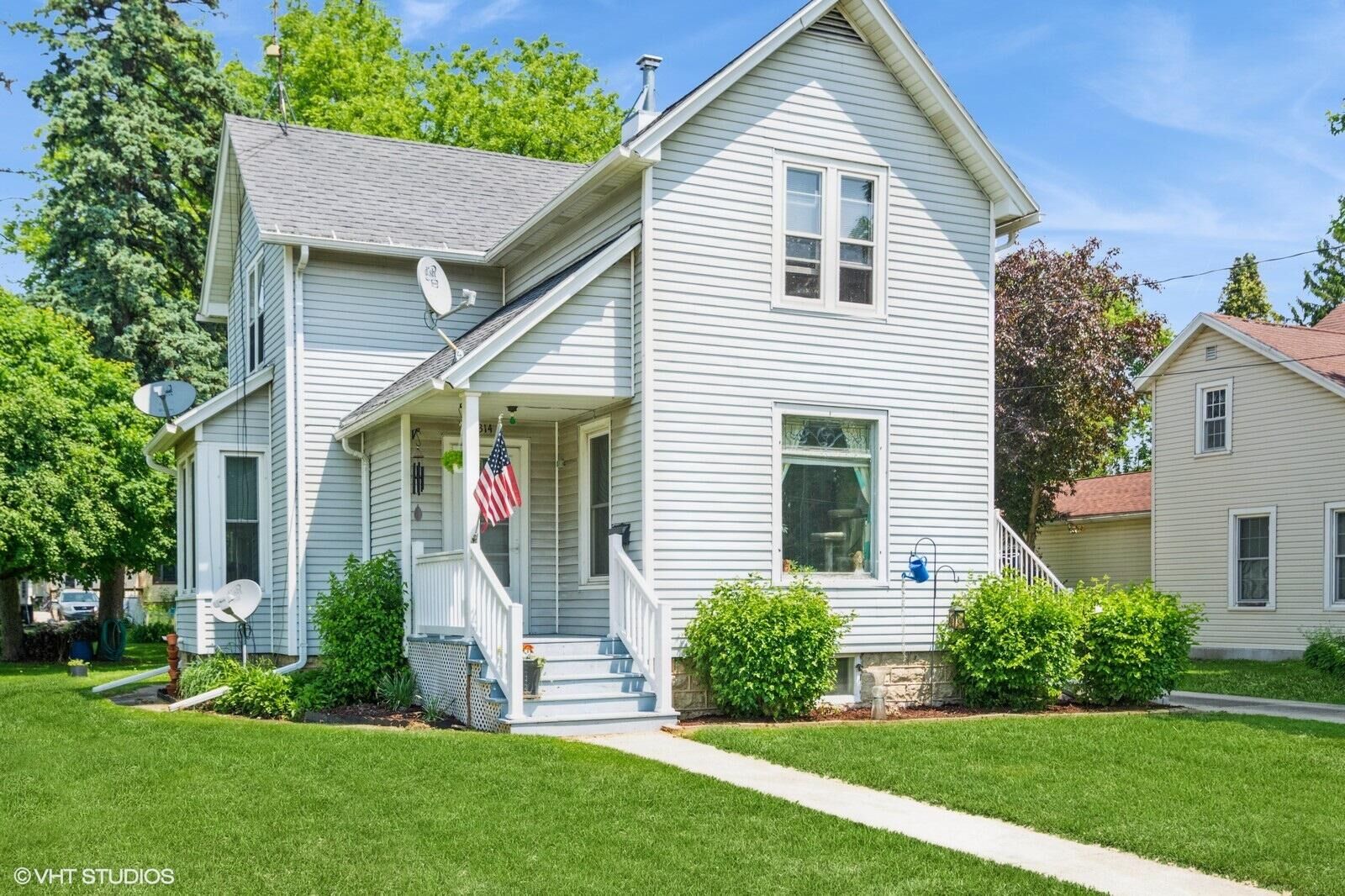 Property Photo:  314 E Maple Ave  WI 53916 