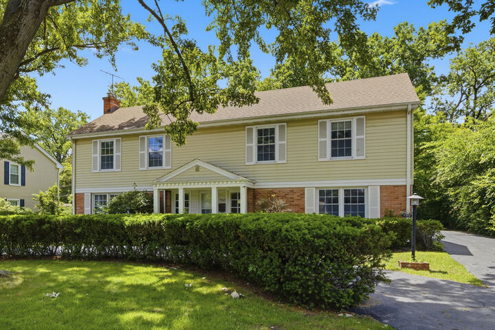 Property Photo:  