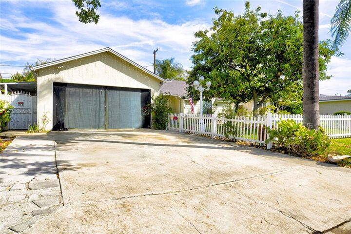 Property Photo: 1029 E Galatea CA 91702