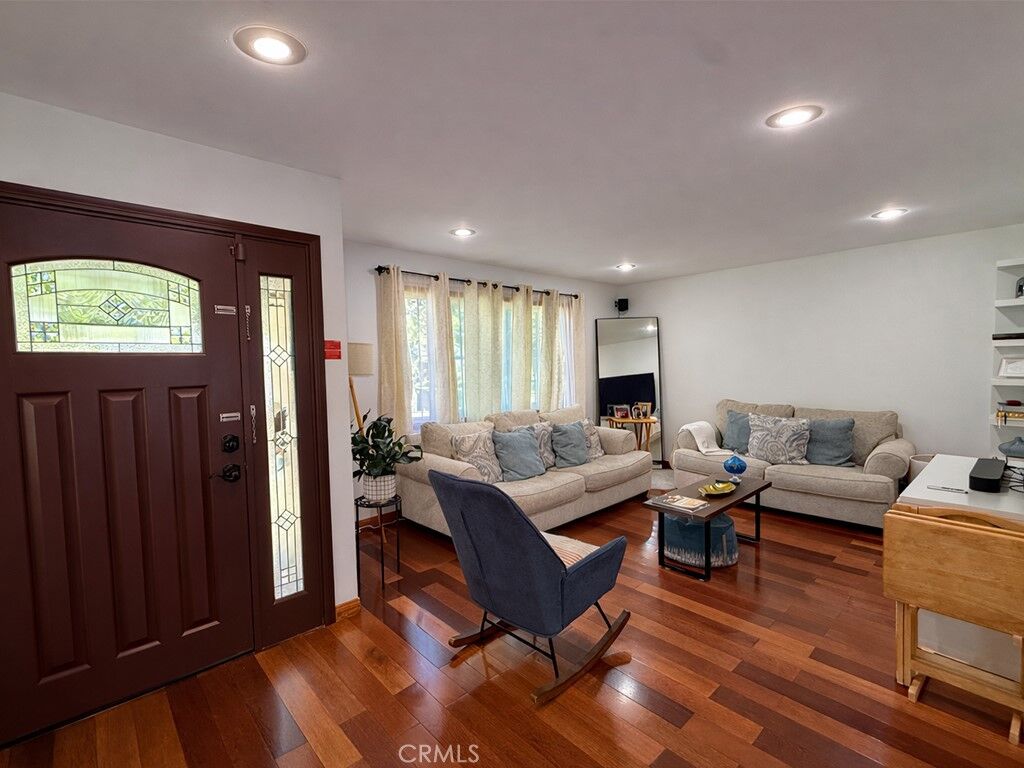 Property Photo:  555 Hickory Lane  CA 91103 