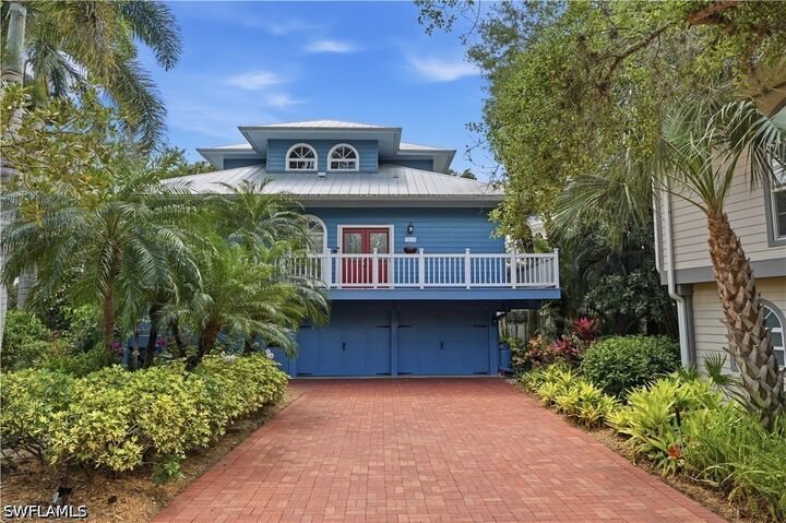 Property Photo:  3814 Survey Circle  FL 34134 