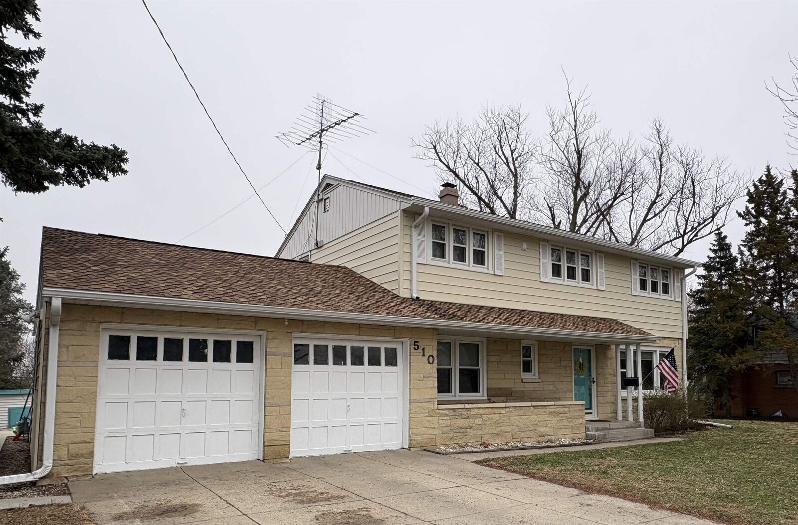 Property Photo:  510 N 10th St  NE 68701-0000 