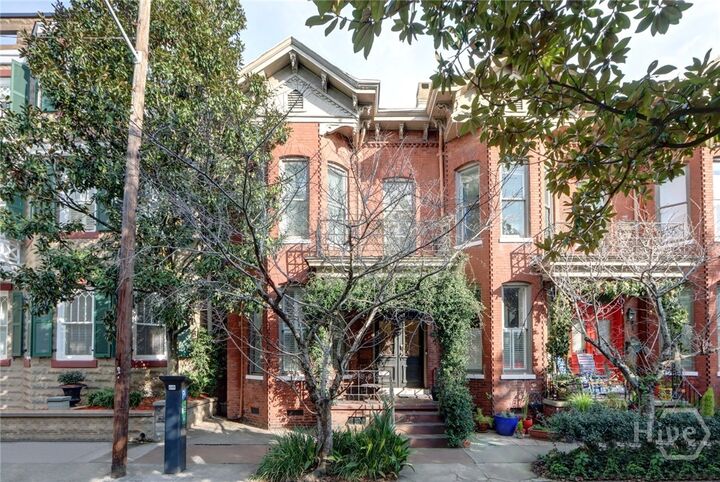 Property Photo:  220 E State Street  GA 31401 