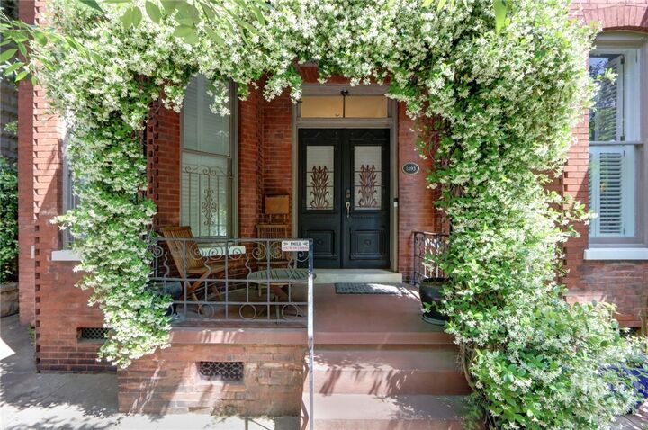 Property Photo: 220 E State Street GA 31401