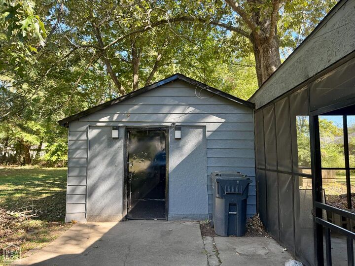 Property Photo:  702 Freeman Street  AR 72401 