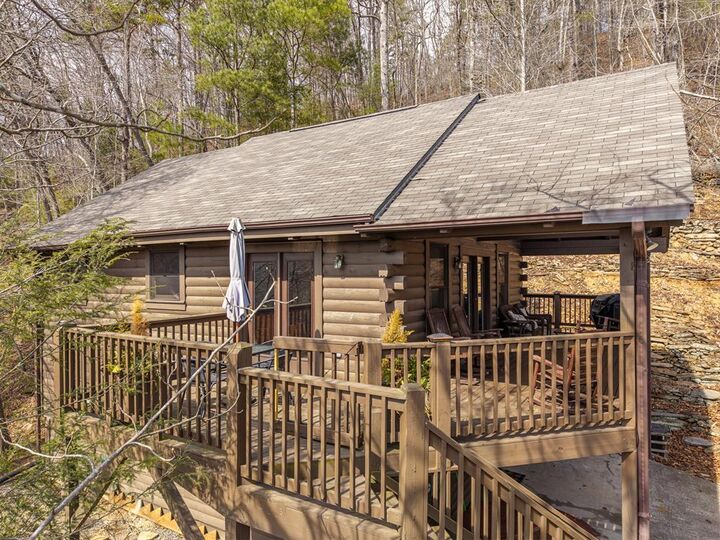 Property Photo:  223 Novena Court  GA 30542 
