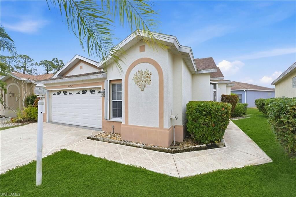Property Photo:  10707 Pearl Bay Cir  FL 33928 