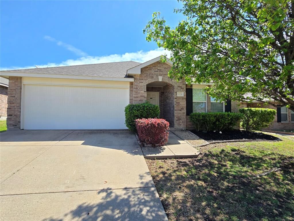 Property Photo: 9028 Navigation Drive TX 76179