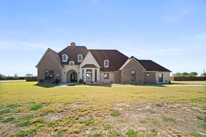 Property Photo: 1341 Greycrest Terrace TX 76065