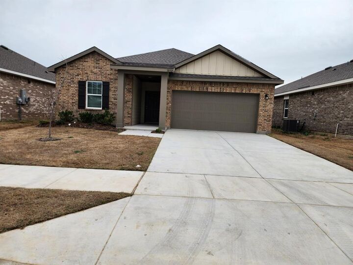 Property Photo:  10321 Rosegreen Lane  TX 76036 