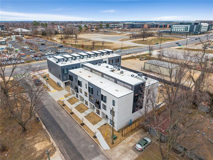 Property Photo:  836 SE 8th Street  AR 72712 