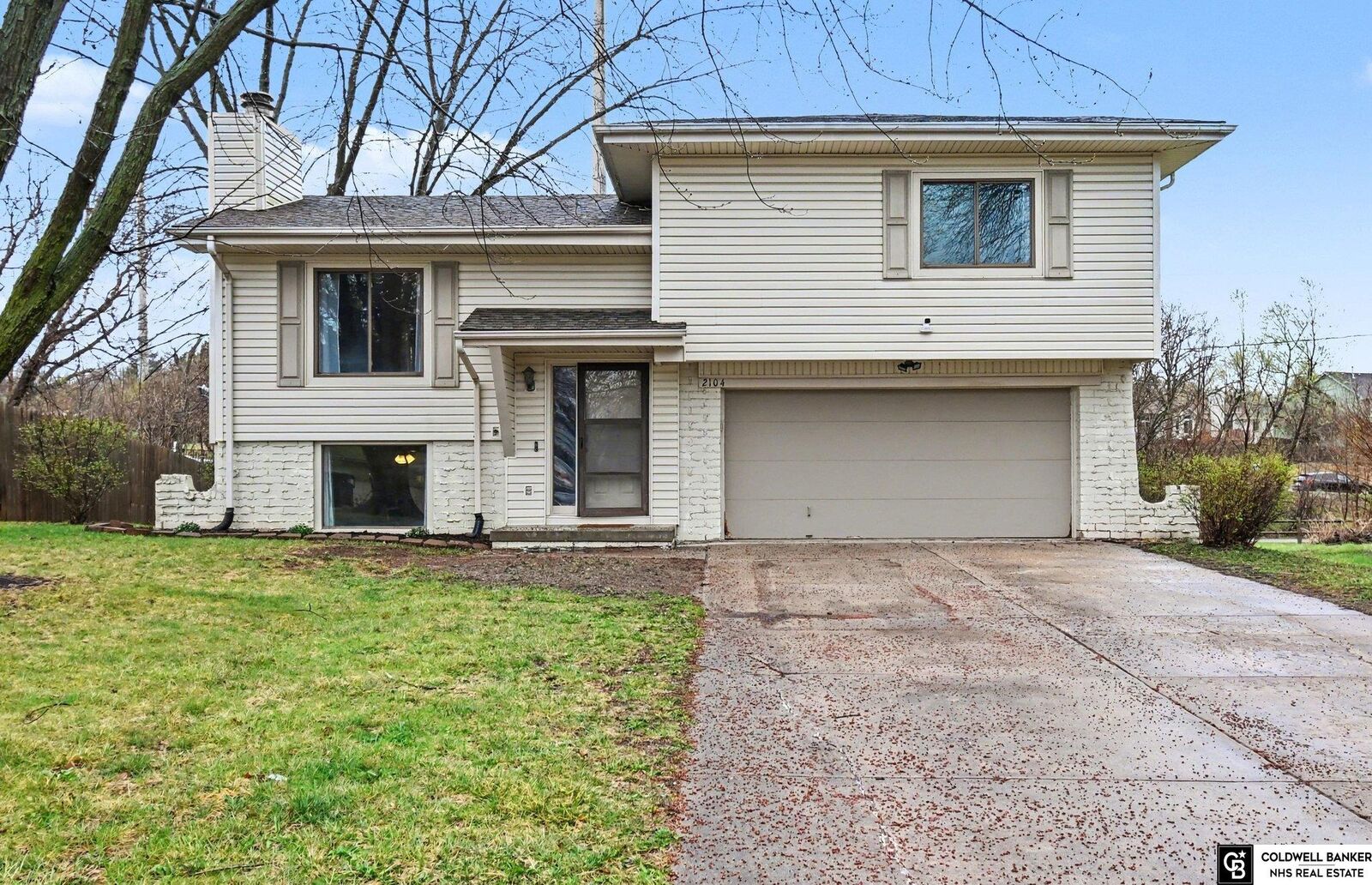 Property Photo:  2104 N 143 Avenue  NE 68164 