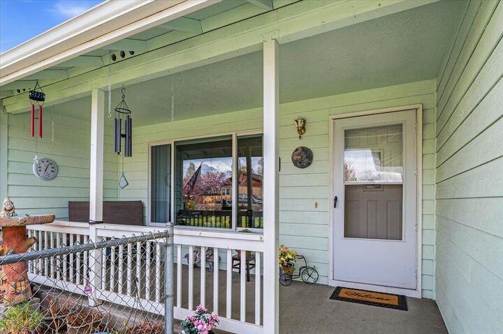 Property Photo:  1122 NE Manzanita Street  OR 97754 