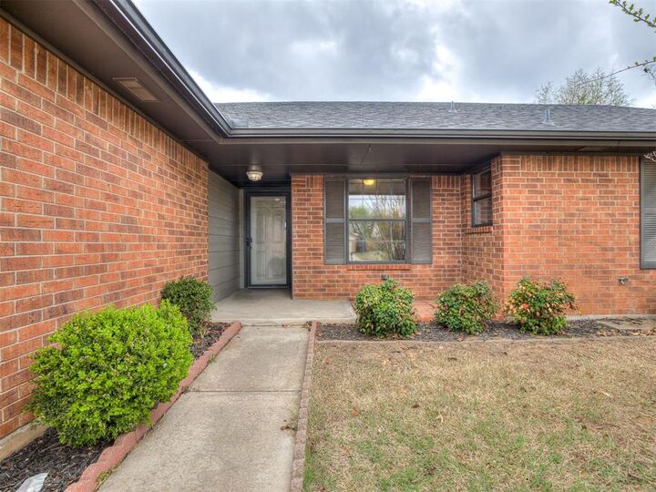 Property Photo: 8724 NW 84th Street OK 73132