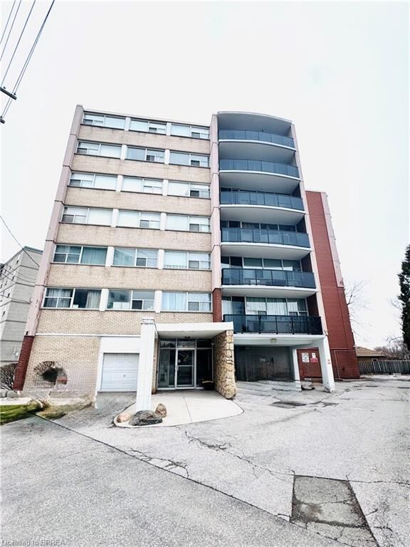 Photo de la propriété:  293 Mohawk Road E 501  ON L9A 2J1 