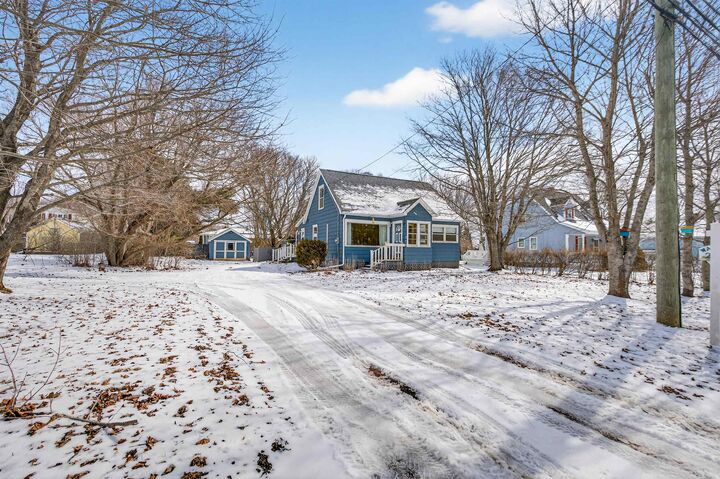 Property Photo:  276 South Drive  PE C1N 4J1 