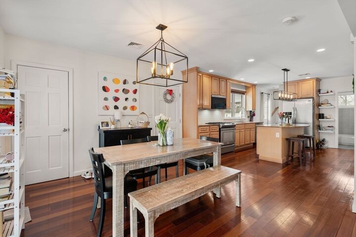 Property Photo:  7 Quincy St 7  MA 02478 