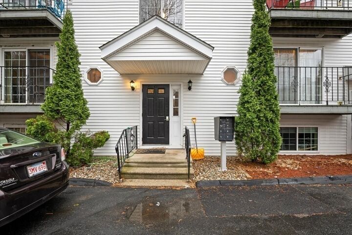 Property Photo:  155 Hamilton St 3  MA 01604 