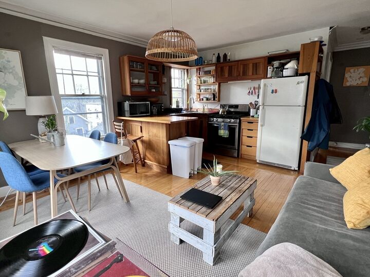 Property Photo:  34 Ash St 404  MA 02138 