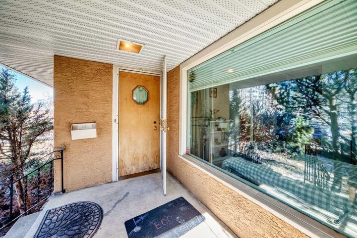 Property Photo: 2328 Capitol Hill Crescent NW AB T2M 4C1