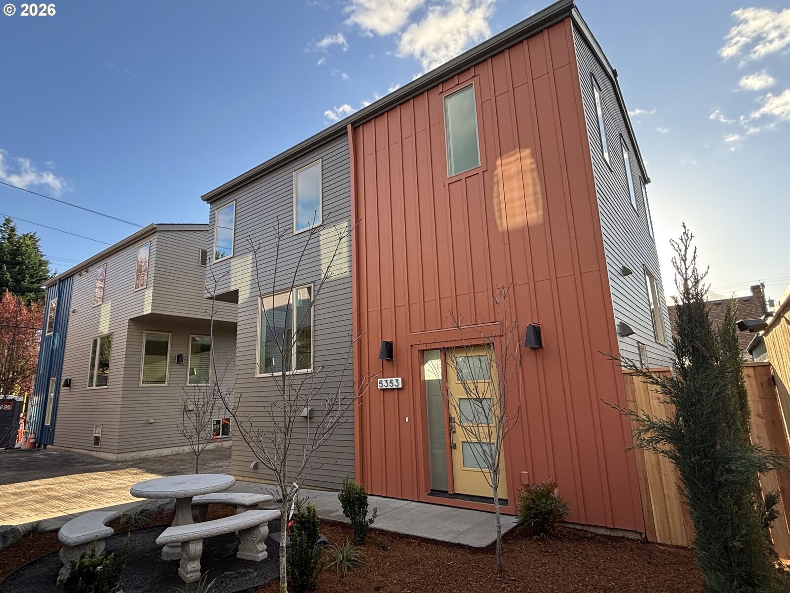 Property Photo:  5353 SE Stark St  OR 97215 