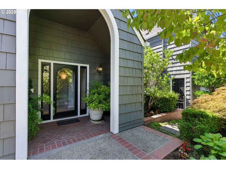 Property Photo:  16755 Graef Cir  OR 97035 