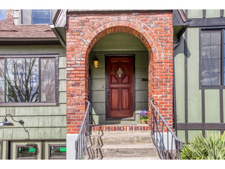 Property Photo:  3235 NE Klickitat St  OR 97212 