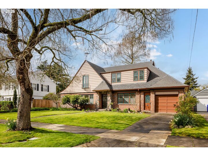 Property Photo:  3365 NE Alameda St  OR 97212 