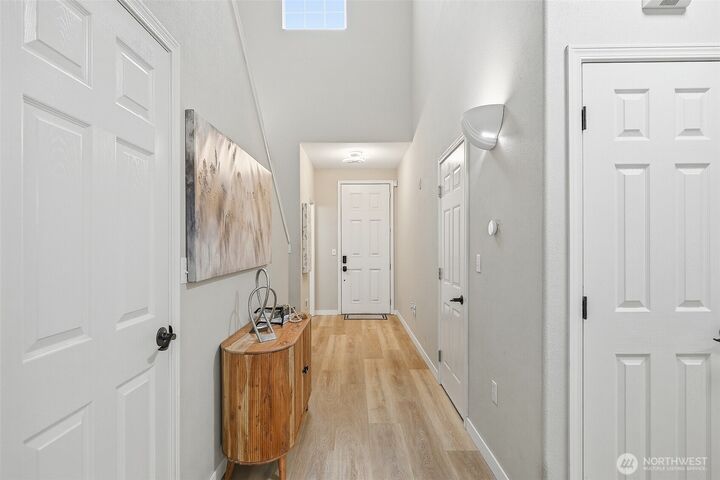 Property Photo: 3200 SE 12th Street 1043 WA 98058