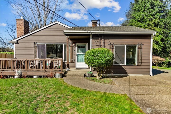 Property Photo: 4226 Sunset Drive W WA 98466