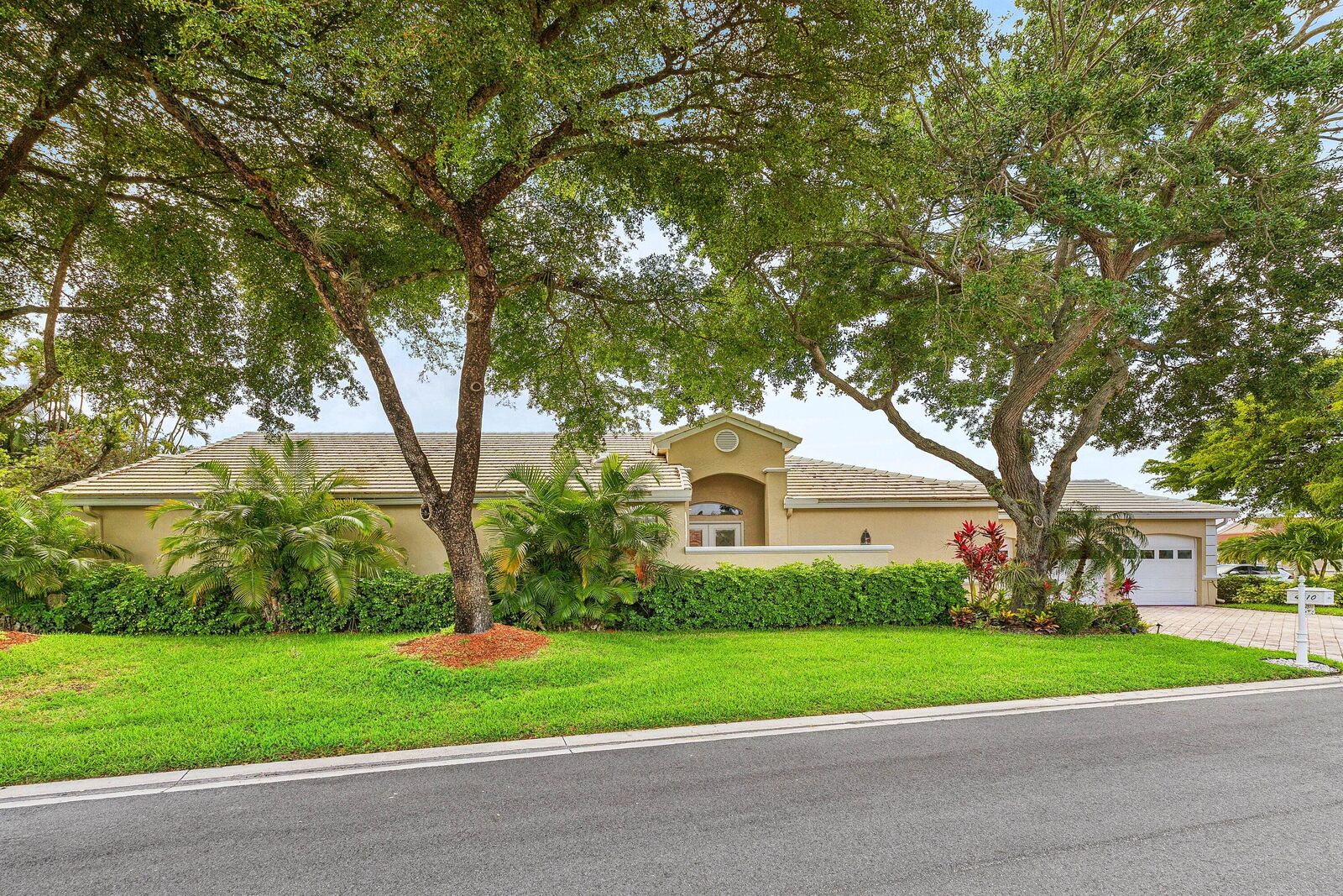 Property Photo:  4510 Kensington Park Way  FL 33449 
