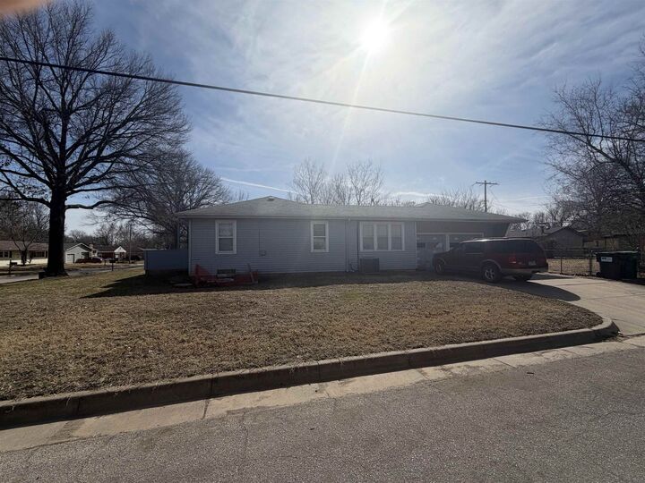 Photo de la propriété:  2201 S Broadview St  KS 67218 