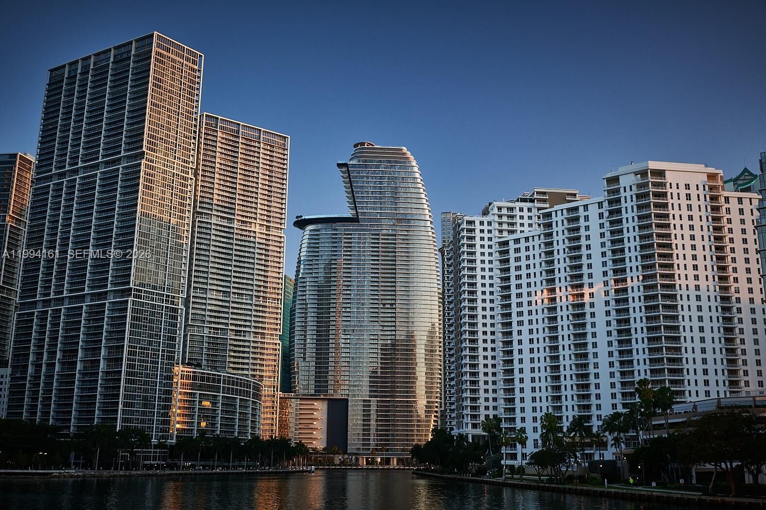 Property Photo:  300 Biscayne Blvd Way 2706  FL 33131 